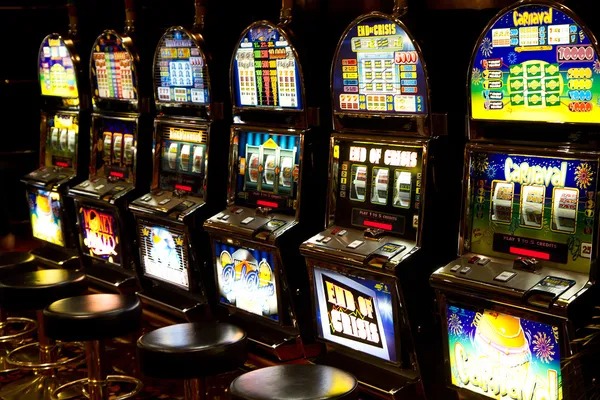 jamintoto mobile app showing Caishen Wins roulette table with betting interface on smartphone screen