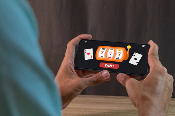 Live dealer table on jamintoto mobile app showing multi-camera baccarat feed with real croupier and card layout